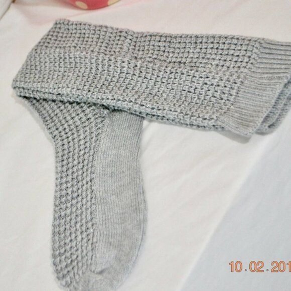 Victorias Secret Signature Cashmere Blend Sequins Waffle Socks NWOT M/L  Cashmer - Picture 3 of 3